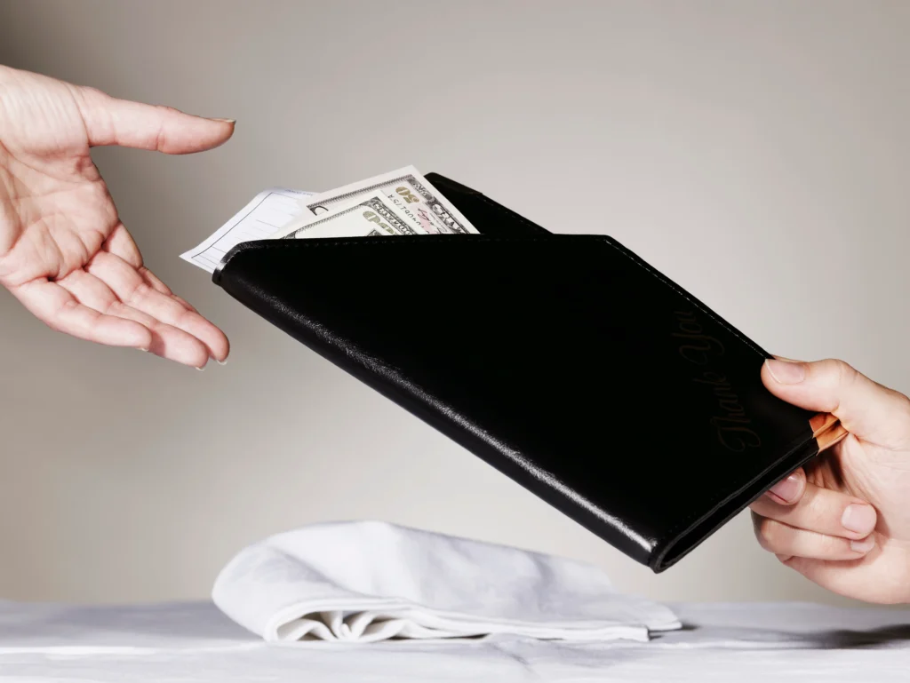 Do you tip on Bonaire?