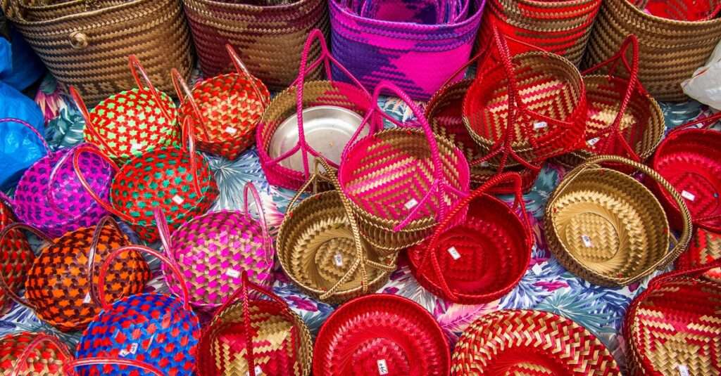 Bonaire art and craft shopping