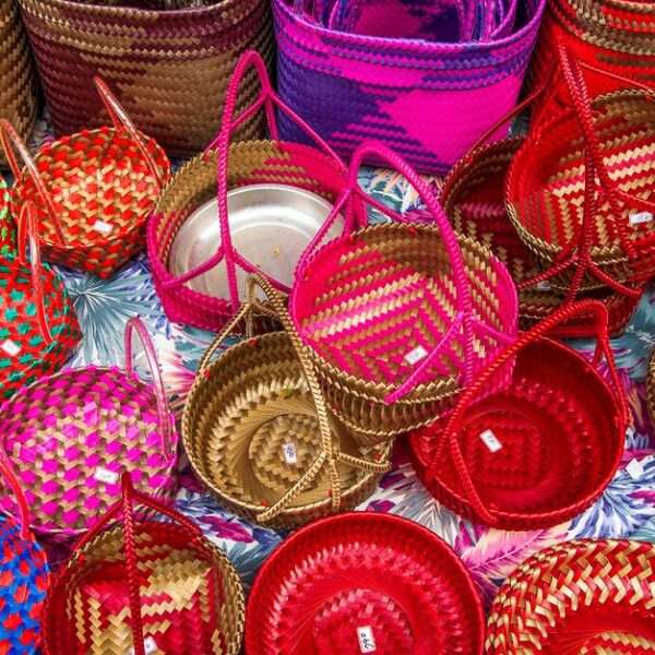 Bonaire art and craft shopping