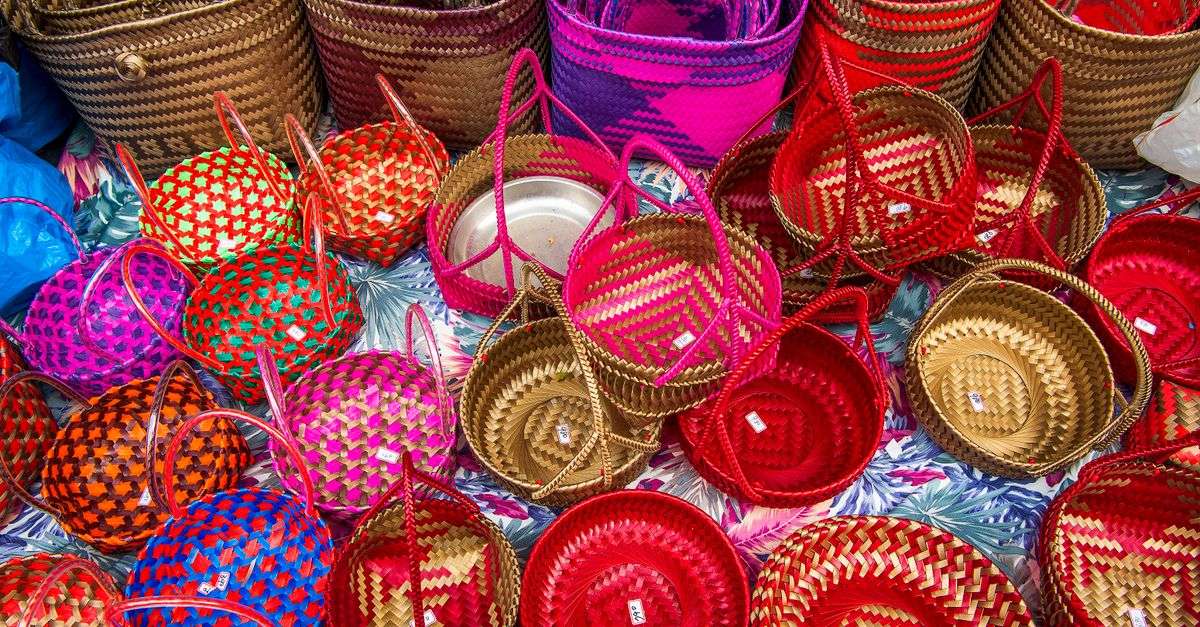 Bonaire art and craft shopping